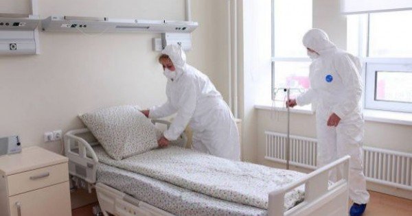 COVID-19 a luat viața a șapte persoane, în ultimele 24 de ore. Printre victime, un medic infecționist din capitală