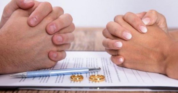 BNS: Mai puține căsătorii, mai puține divorțuri, mai puțini tineri. Cât la sută din populația țării este reprezentată de generațiile noi