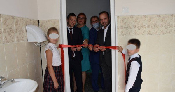 Panglica roșie la inaugurarea veceului/ Dodon: „Au luat-o razna cu PR-ul”