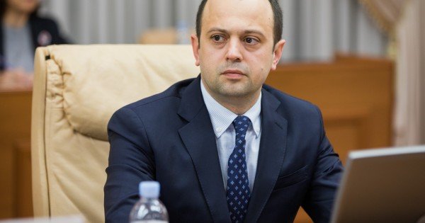 Oleg Țulea renunță la funcția de ministru al Afacerilor Externe și Integrării Europene pentru a deveni ambasador