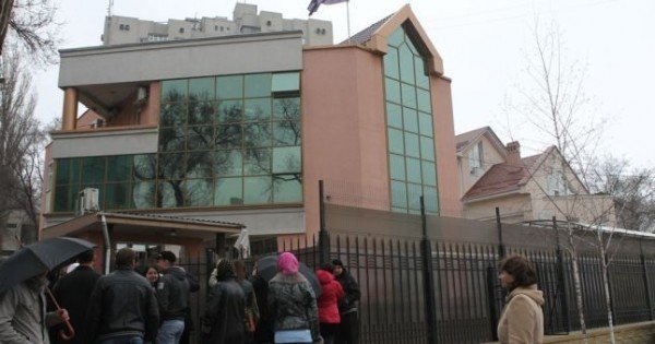 Personalul Secției consulare a Ambasadei României la Chișinău, testat la COVID-19. „Există suspiciunea că un angajat ar putea fi infectat”