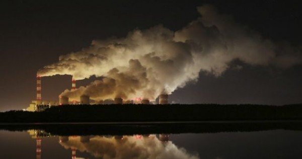 Aerul ucide în UE: Peste 400.000 de europeni au murit din cauza poluării