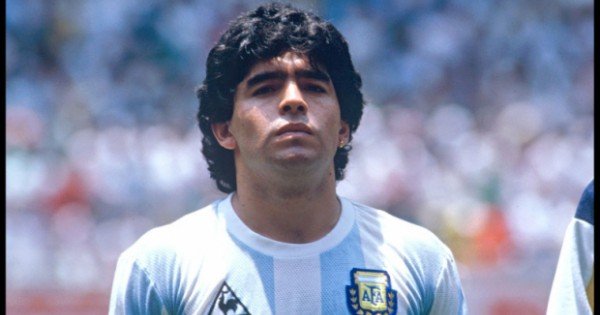 Legenda fotbalului Diego Maradona a murit la vârsta de 60 de ani