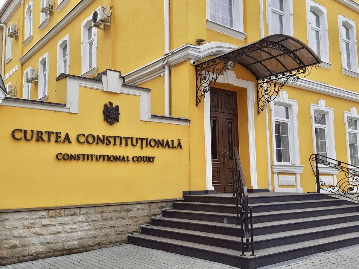 Конституционный суд приостанавливает решение об отмене «Закона о миллиарде»