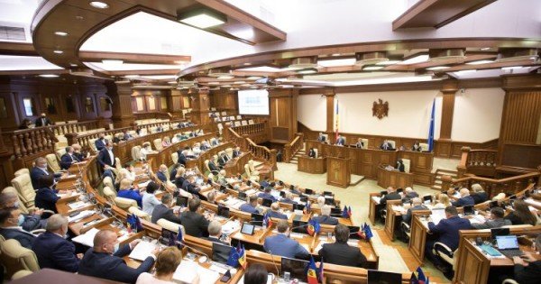 /INFOGRAFIC/ Sute de proiecte, înregistrate în Parlament. Ce fracțiune a depus cele mai multe inițiative în 2020