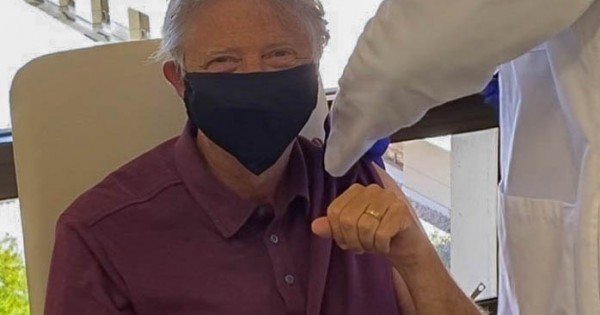 /FOTO/ Miliardarul Bill Gates s-a vaccinat împotriva Covid-19