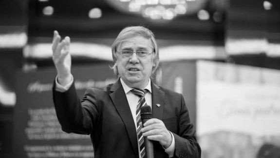 Zi de doliu național în R. Moldova. Nicolae Dabija este înmormântat astăzi