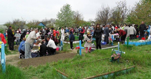 Locuitorii municipiului Edineț vor avea acces în cimitire de Paștele Blajinilor