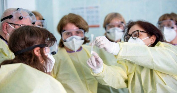 Peste 130 000 de persoane din Moldova au fost vaccinate împotriva COVID-19 cu prima doză a vaccinului