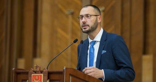 DOC/ Deputatul Sergiu Litvinenco anunță că a contestat ordonanța de refuz, emisă de procurorul general pe faptul uzurpării puterii de stat