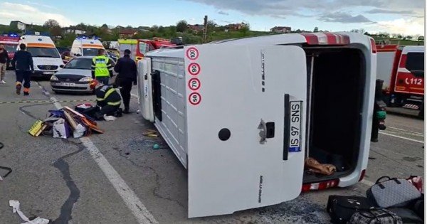 17 cetățeni din Moldova, implicați într-un accident rutier la Iași. Autoritățile române au anunțat Plan Roșu de intervenție