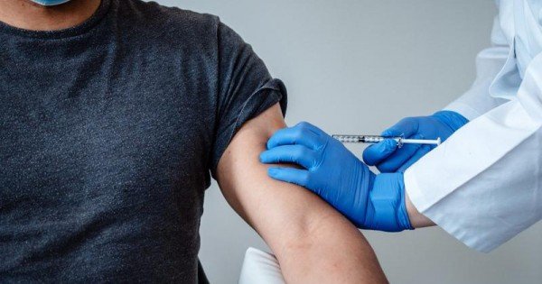 Avertisment de la OMS: Nivelul de vaccinare din Europa e „departe de a fi suficient” pentru a evita un nou val al pandemiei