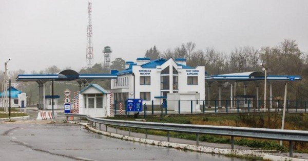 Punctul de trecere al frontierei Lipcani-Rădăuți Prut își reia activitatea