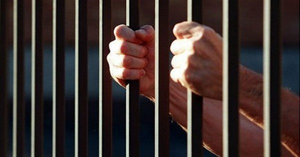 Un bărbat din nordul țării, condamnat pe viață după ce și-a hărțuit sexual fiicele minore