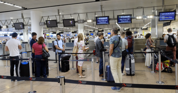 Un an de închisoare pentru un pasager care a încercat să folosească un test PCR falsificat pe aeroportul din Bruxelles