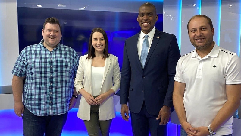 Ambasadorul SUA în Republica Moldova, Dereck Hogan, va fi duminică DJ la Jurnal FM