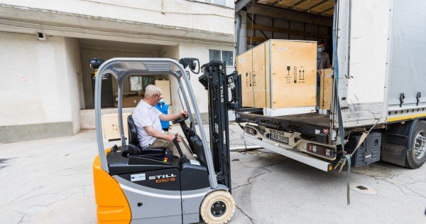 FOTO Un lot de 46 de frigidere a fost livrat gratuit Republicii Moldova, prin intermediul platformei COVAX