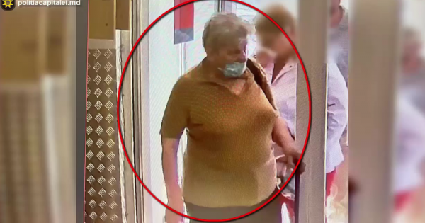 Femeia din imagini, căutată de poliție: Ar fi furat geanta unei femei dintr-un magazin; Momentul furtului