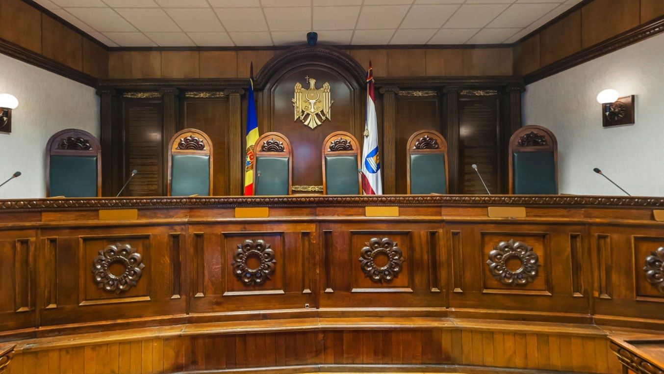 Решение Конституционного суда - удар по Стояногло: Ходатайство о приостановлении внесения поправок в Закон о прокуратуре отклонено