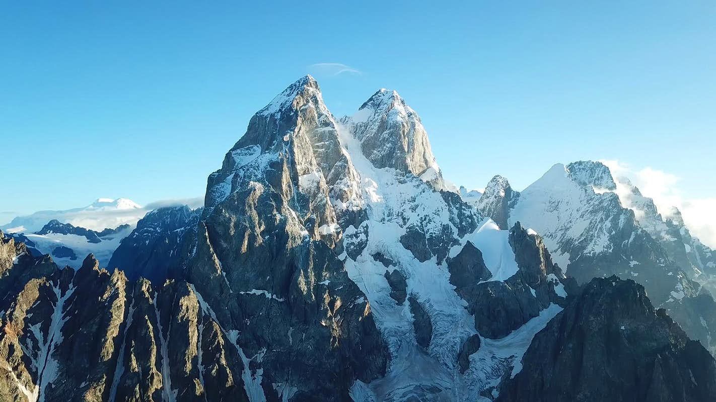 Пропавших в Грузии молдавских альпинистов нашли мертвыми. Их тела доставят на родину
