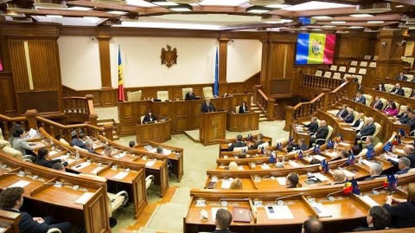 Конституционный суд утвердил пять мандатов депутатов PAS