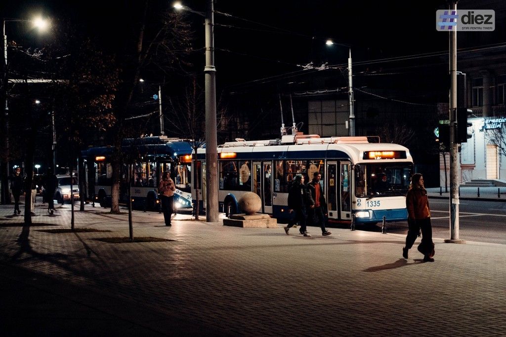 În atenția călătorilor! Din cauza poleiului, este afectată circulația troleibuzelor pe străzile Capitalei