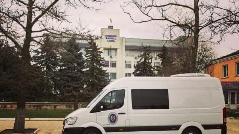Procurorii l-au reținut pe administratorul site-ului web al Consiliului raional Cahul