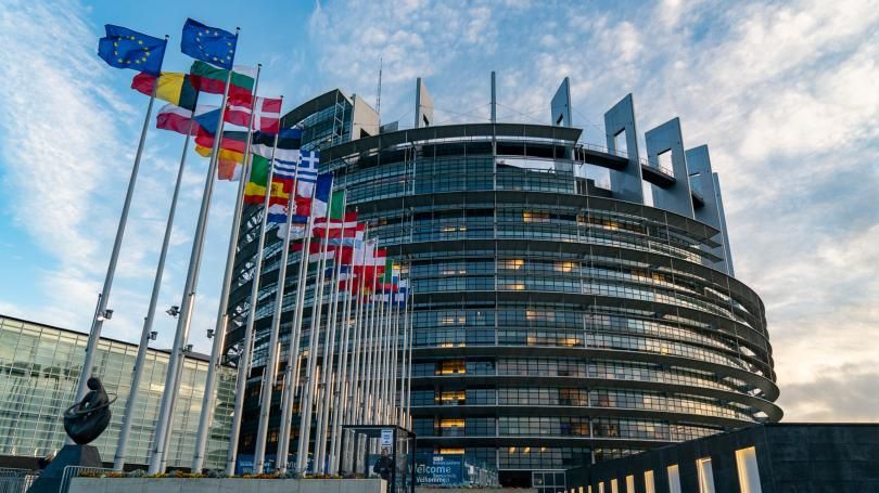 Европарламент принял резолюцию, призывающую «безотлагательно» предоставить Украине и Молдове статус кандидата в члены ЕС