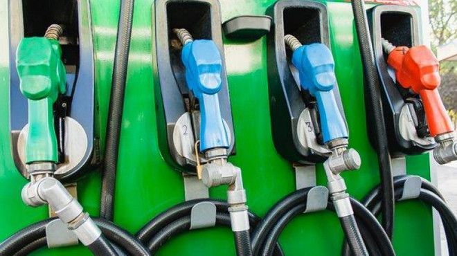 Prețuri mai mici la carburanți în weekend! ANRE: Săptămâna a fost marcată de o ușoară ieftinire a benzinei și motorinei