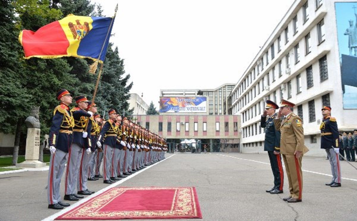 Colaborarea militară moldo-română, discutată de Anatolie Nosatîi cu șeful Statului Major al Apărării al României, Daniel Petrescu