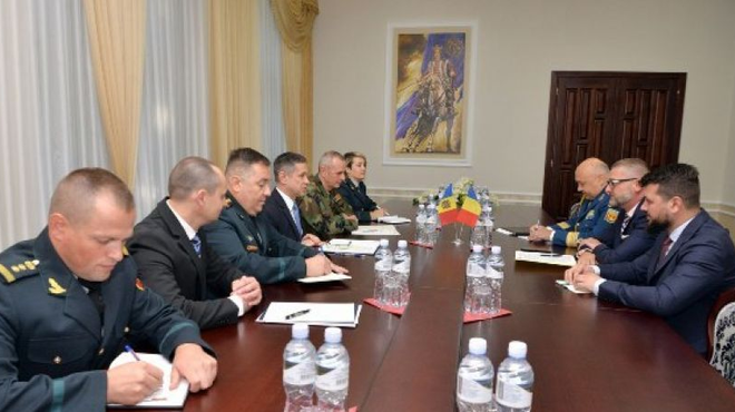 Colaborarea militară moldo-română, discutată de Anatolie Nosatîi cu șeful Statului Major al Apărării al României, Daniel Petrescu
