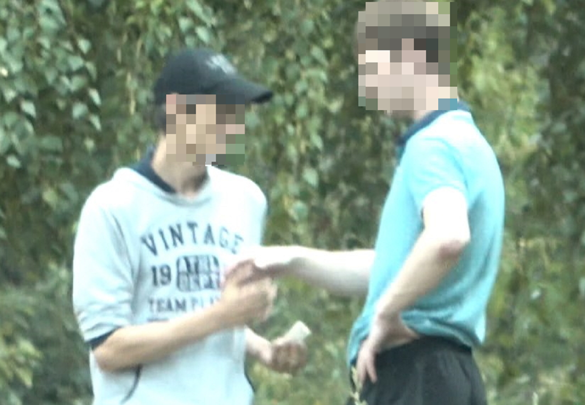 Doi bărbați din Chișinău au fost reținuți pentru trafic de droguri; Dețineau heroină în sumă de 300 000 de lei