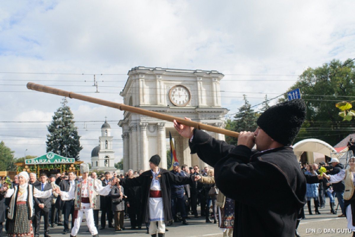 Ziua Națională a Vinului adună lume în centrul Capitalei