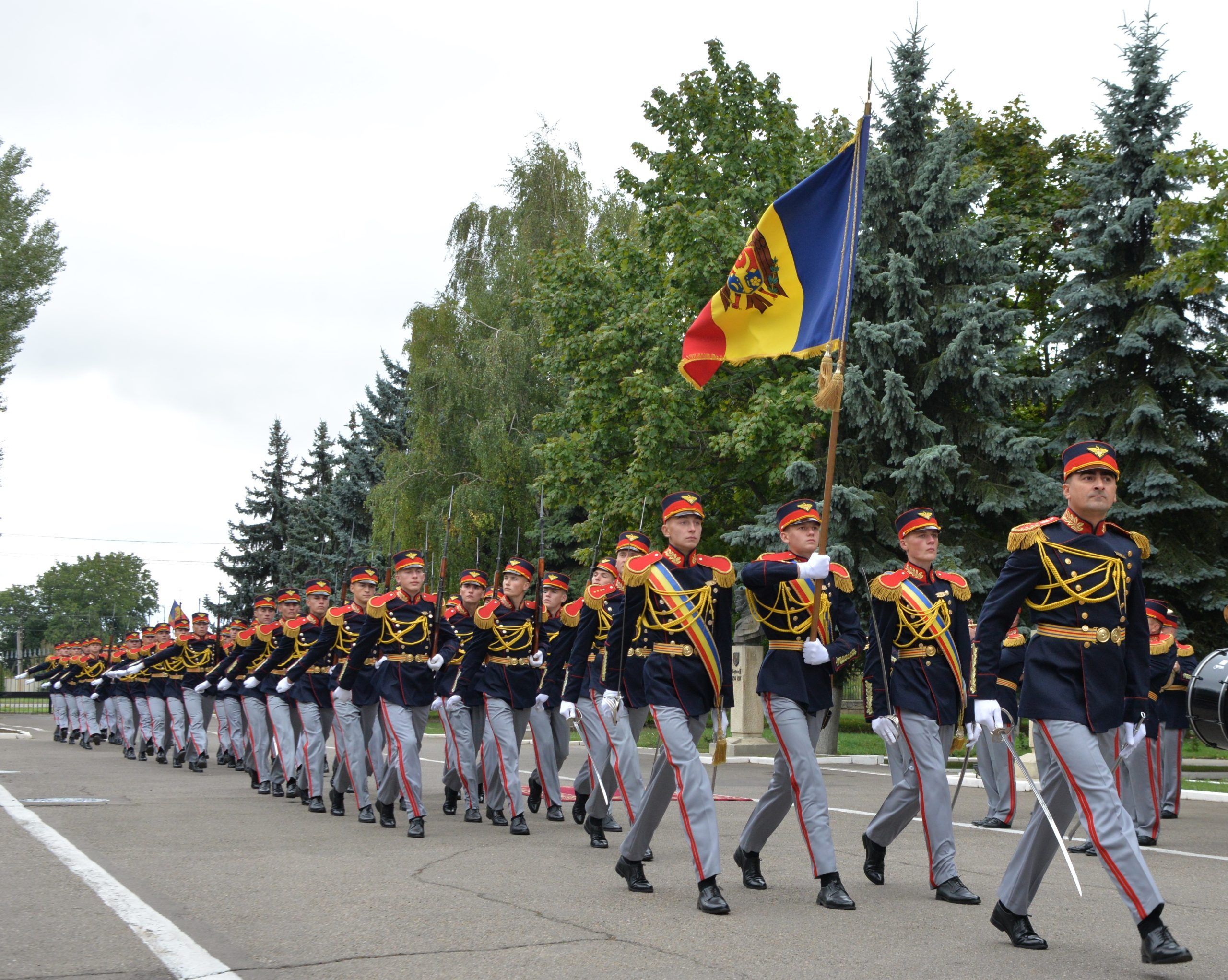 Militarii moldoveni – prezenți la București! Vor participa la parada dedicată Zilei Naţionale a României
