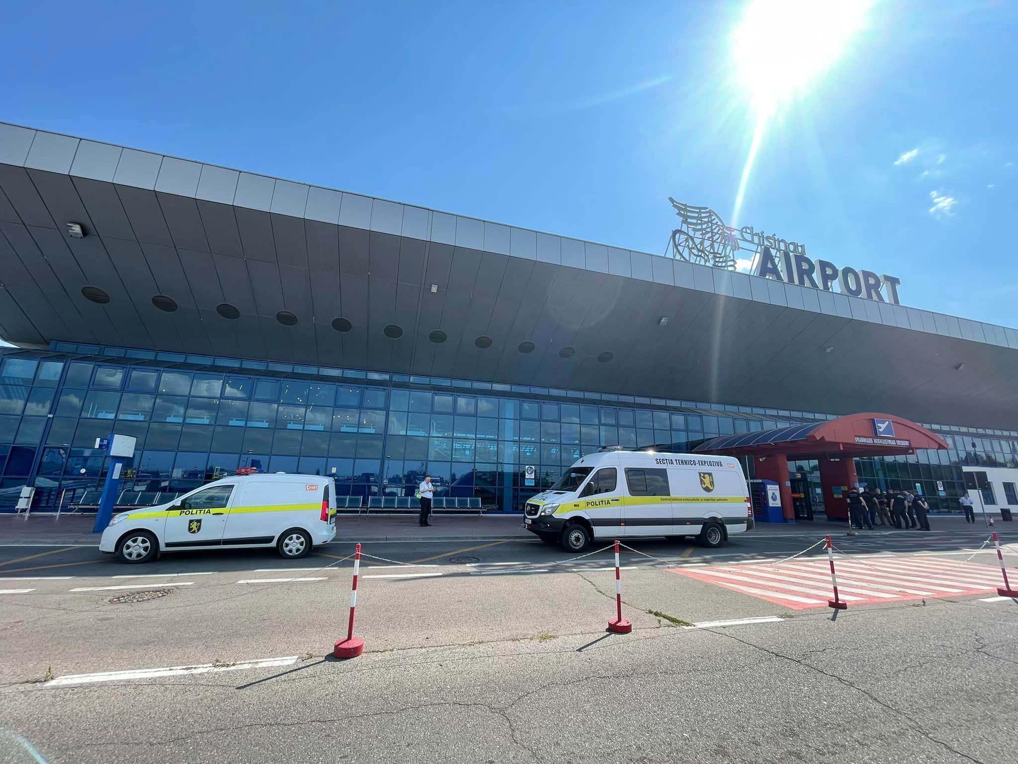 Încă o alertă falsă cu bombă la Aeroportul Internațional Chișinău. Poliția a fost sesizată în jurul orei 12.35