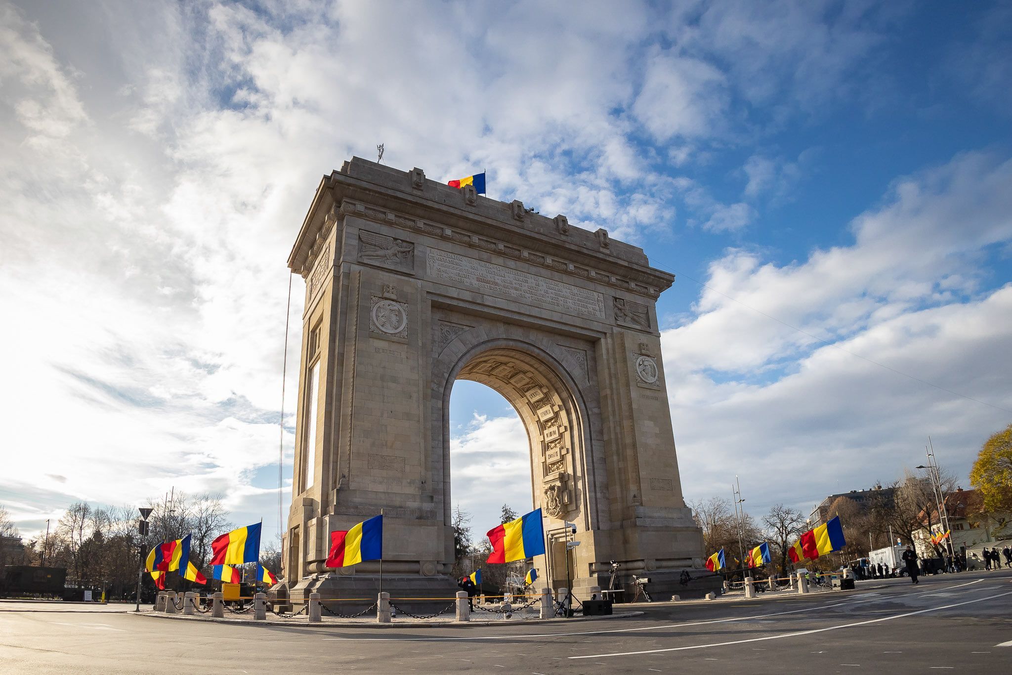 Ziua Națională a României // Paradă militară, organizată la Bucureşti