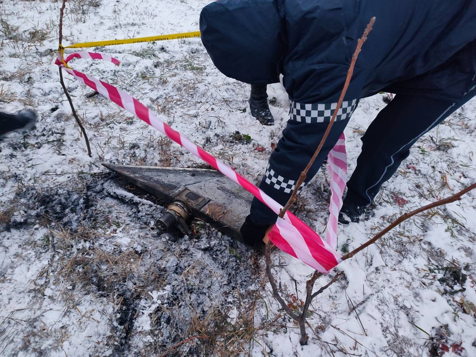 Racheta de la Briceni // Aria de cercetarea a fost extinsă. Anchetatorii au identificat și alte resturi ale rachetei