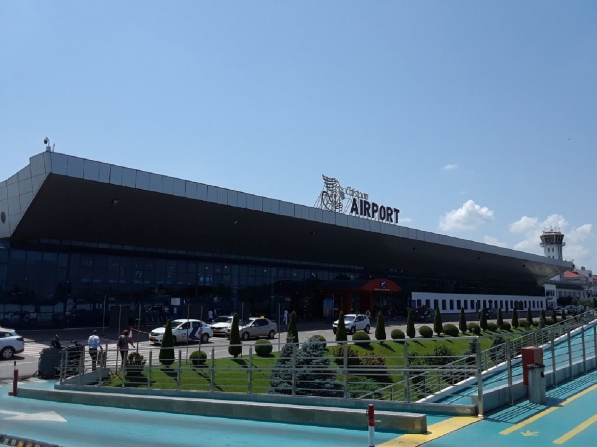Incident pe Aeroportul din Chișinău // O cursă avia, anulată din cauza unui grup de pasageri agresivi