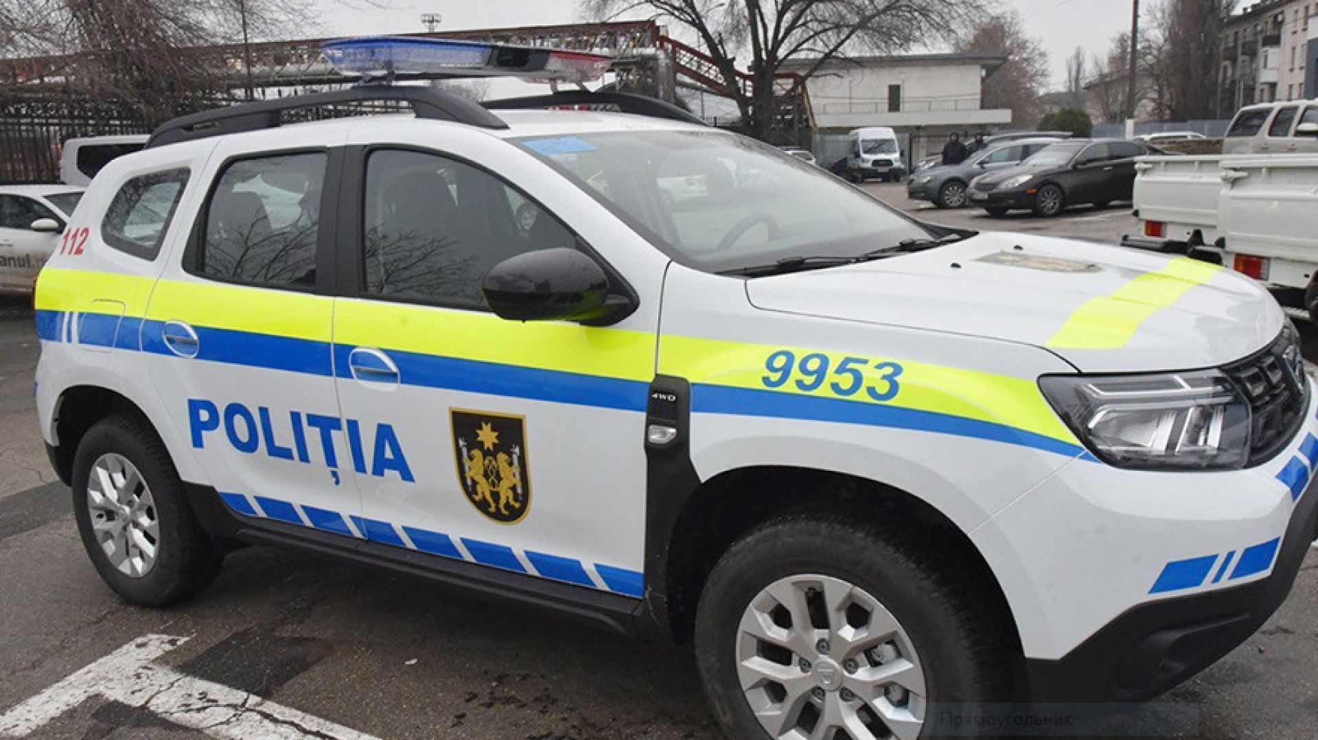 Maşinile de poliţie din Moldova vor avea un design nou al însemnelor