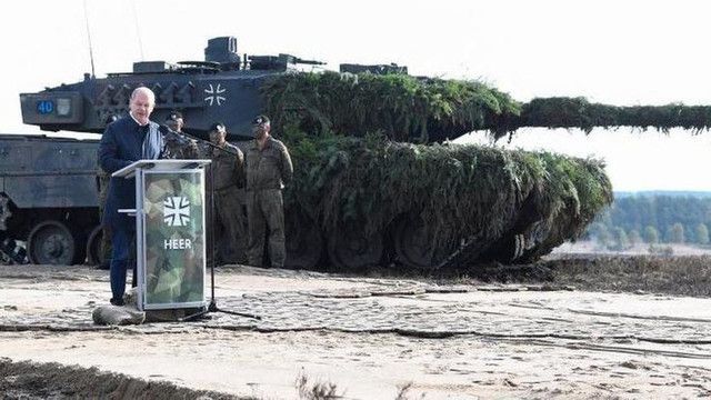 Der Spiegel: Scholz a decis să trimită tancuri Leopard în Ucraina. Și Administrația Biden e dispusă să trimită tancuri Abrams