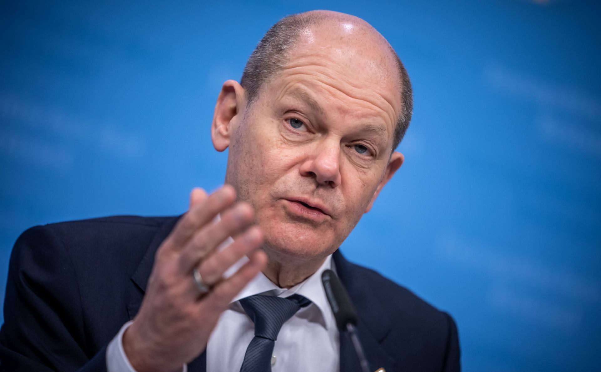 Olaf Scholz: Cu toate că va trimite tancuri, Germania nu este o parte beligerantă în Ucraina
