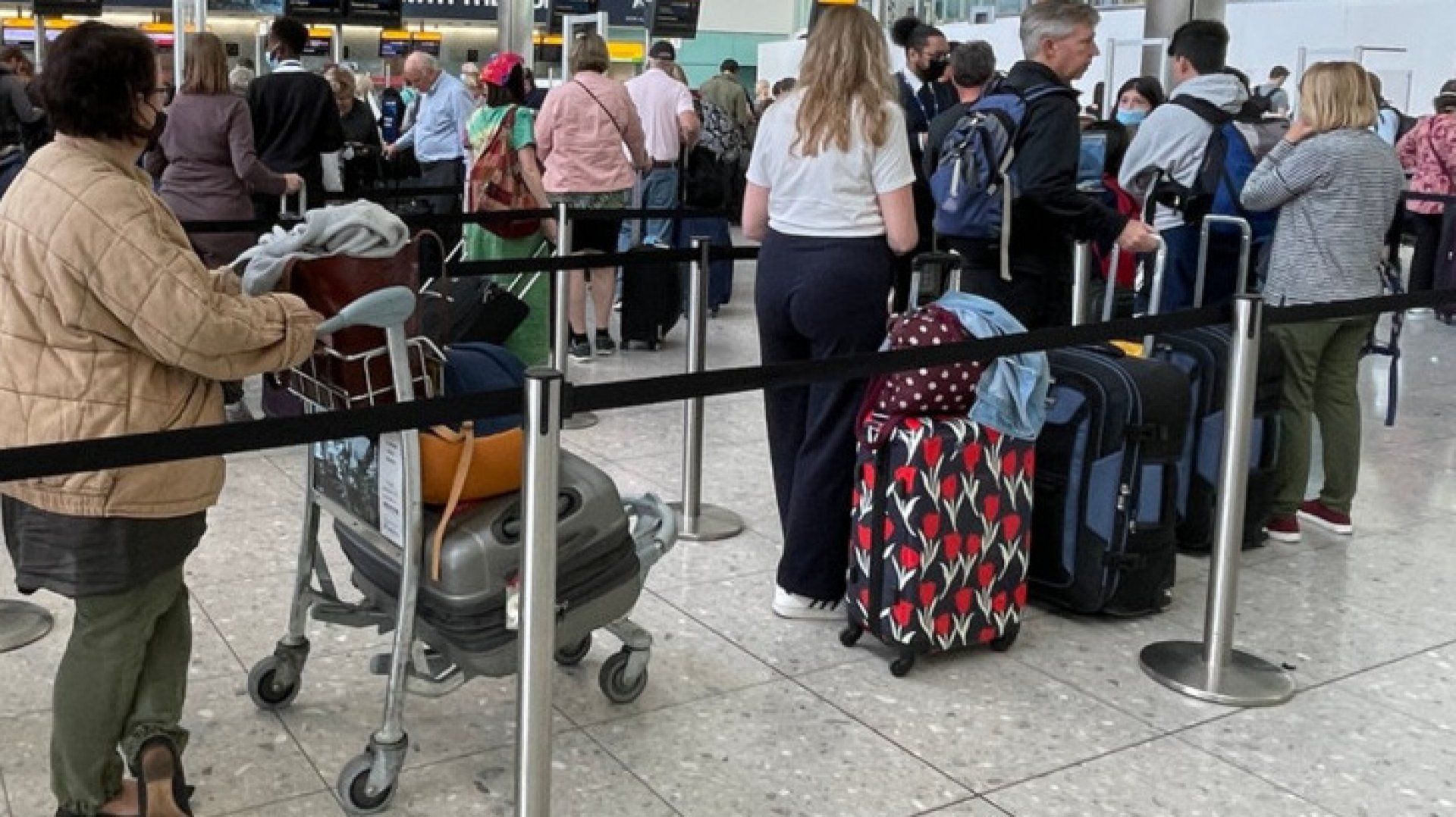 Doi cetățeni egipteni, prinși cu acte moldovenești falsificate pe Aeroportul din Chișinău