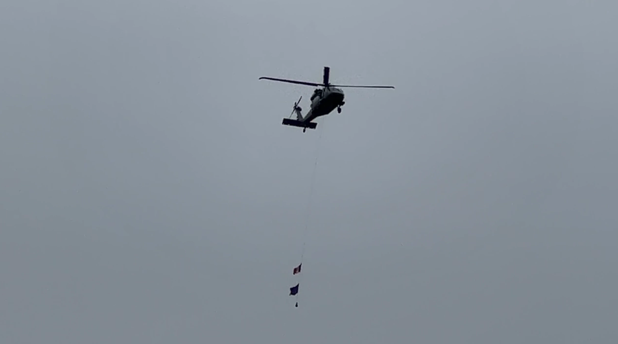 VIDEO Salut de la înălțime, de Ziua Europei: Cum a fost văzut astăzi elicopterul „Black Hawk”
