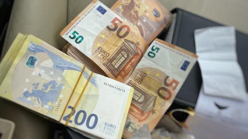 A încercat să treacă hotarul R. Moldova cu peste 40 de mii de euro nedeclarați, însă s-a ales fără bani și riscă dosar penal