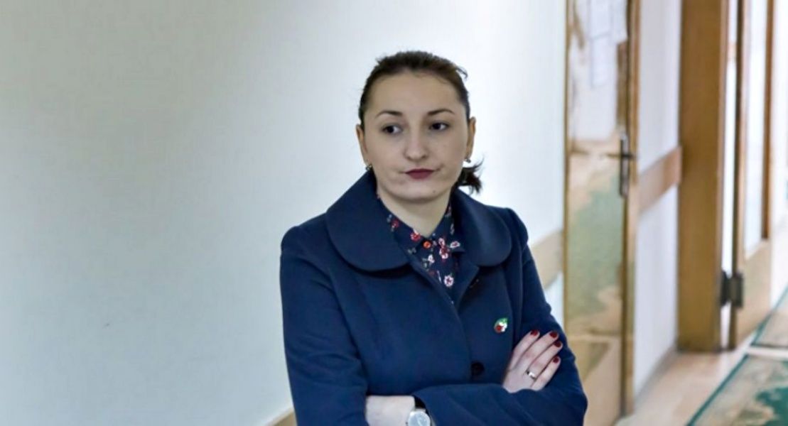 Uniunea Avocaților – obligată de judecători s-o ia în „echipă” pe fosta procuroră Adriana Bețișor