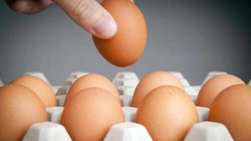 Un lot de ouă de găină este retras din comerț. Acestea au fost depistate pozitiv la salmonela