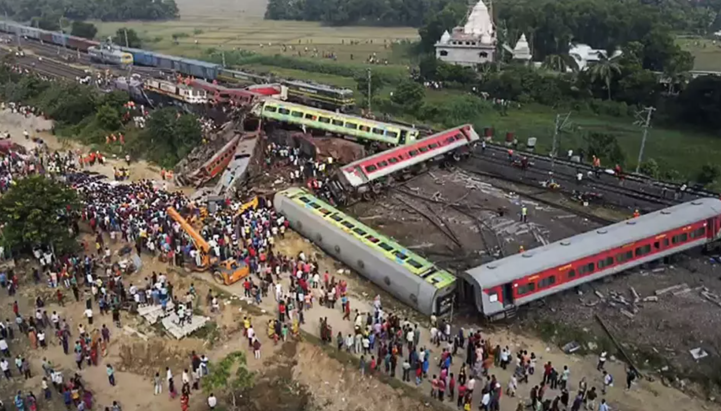 Catastrofă feroviară în India: Peste 280 de morți și 900 de răniți, după o coliziune între trei trenuri