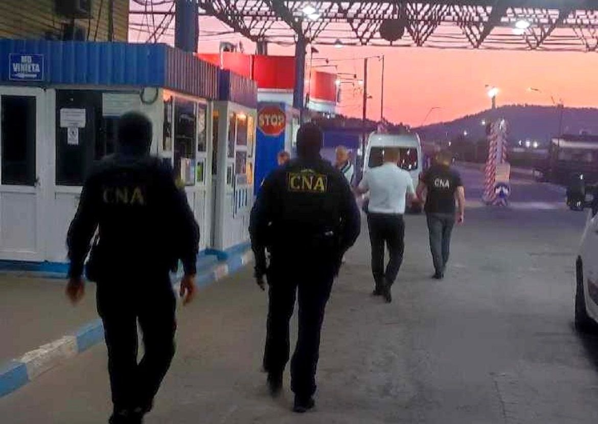 CNA a descins cu percheziții la punctul de trecere a frontierei Otaci. Șase angajați ANSA, reținuți pentru acte de corupție