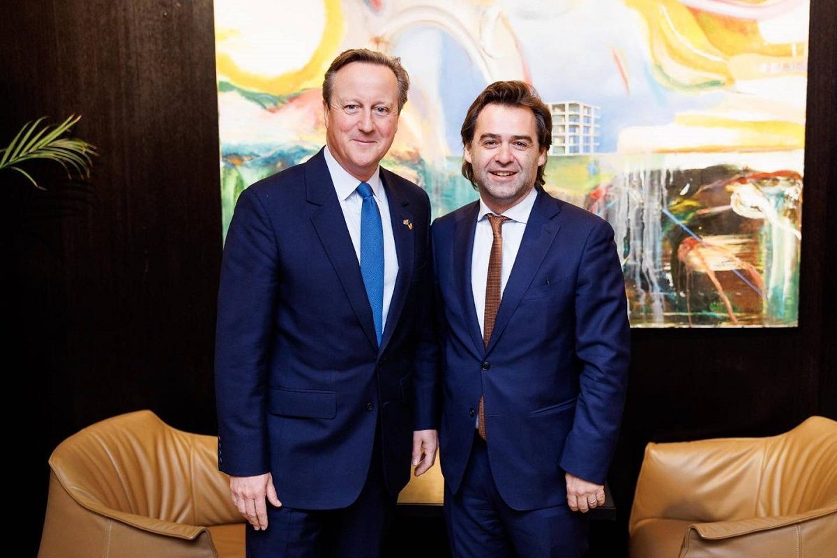 David Cameron, vizită surpriză la Chișinău. Noul ministru britanic de Externe a tranzitat R. Moldova la întoarcerea din Ucraina