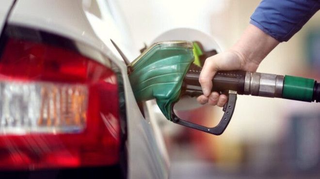 Cât vor costa mâine benzina și motorina; Noile prețuri stabilite de ANRE